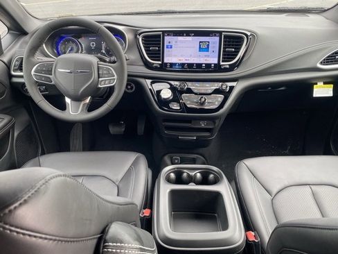 New 2026 Chrysler Pacifica Select image 52