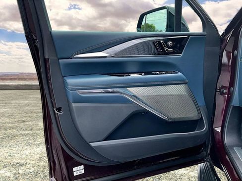 Certified 2025 Cadillac Escalade IQ Luxury 2 w/ LPO, Premium Carpet Package AWD/4WD image 20