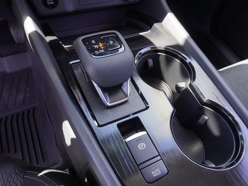 Used 2026 Nissan Rogue SV FWD image 18