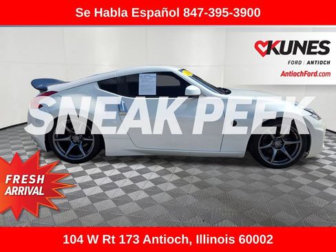 Used 2014 Nissan 370Z Touring RWD image 10