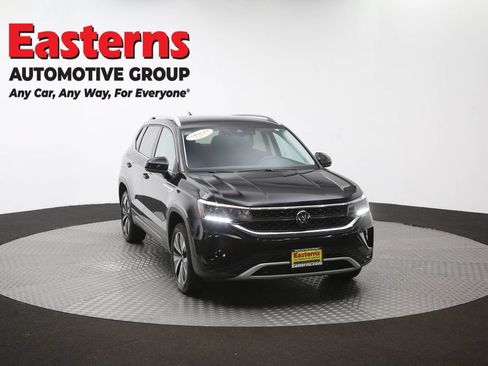 Used 2024 Volkswagen Taos SE FWD image 48