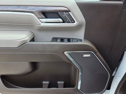 Used 2025 Chevrolet Silverado 2500 LTZ w/ LTZ Premium Package image 25