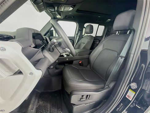 Used 2025 Land Rover Defender 110 S AWD/4WD image 5