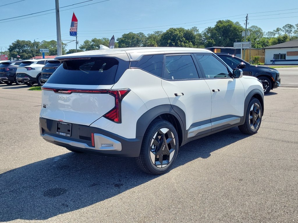 New 2027 Kia Seltos S FWD image 6