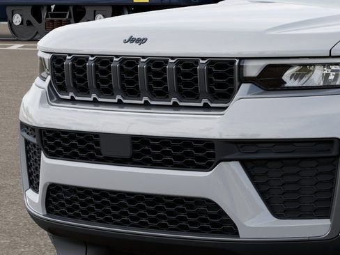 New 2026 Jeep Grand Cherokee L 2WD image 11