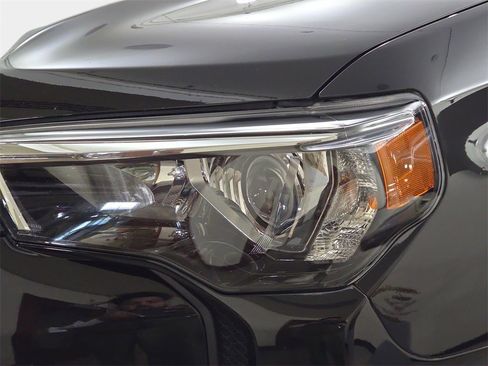 Used 2020 Toyota 4Runner Venture w/ Moonroof Package image 34