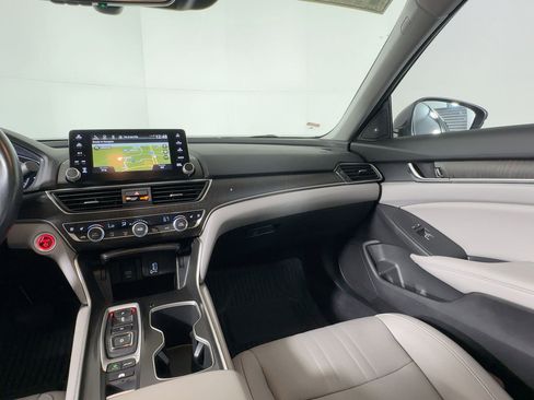 Used 2020 Honda Accord Touring image 29