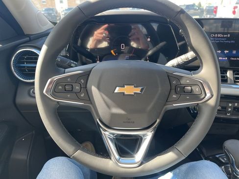 New 2026 Chevrolet Trax LT w/ Sunroof Package FWD image 16