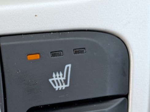 Used 2025 Hyundai Venue Limited FWD image 31