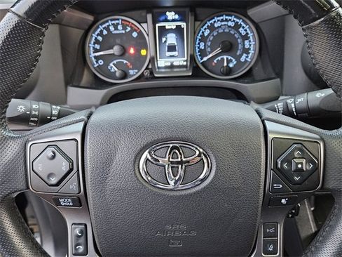 Used 2022 Toyota Tacoma TRD Off-Road w/ Technology Package image 21