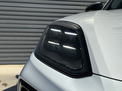 Certified 2025 Porsche Cayenne image 12