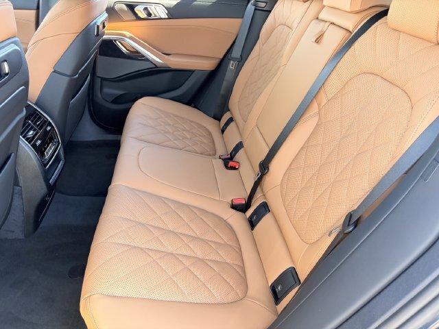 New 2027 BMW X6 xDrive40i w/ Climate Comfort Package AWD/4WD image 17