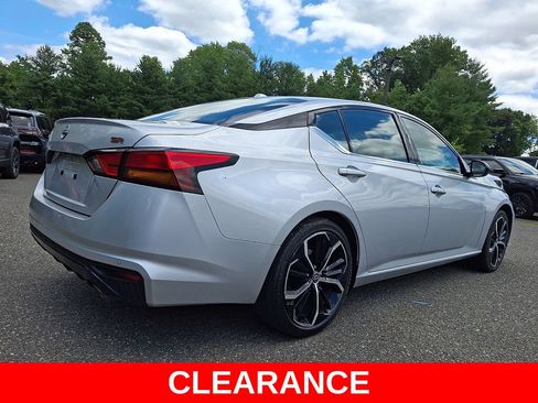 Used 2024 Nissan Altima 2.5 SR FWD image 6