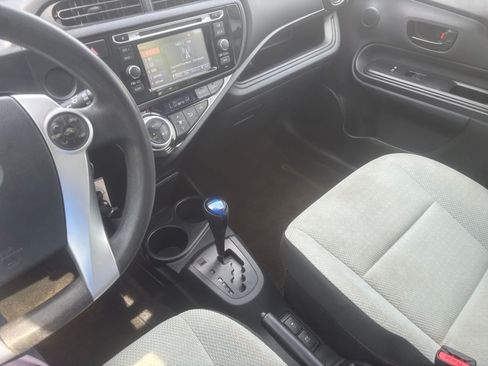 Used 2016 Toyota Prius C One FWD image 28
