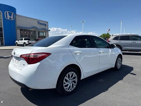 Used 2019 Toyota Corolla LE w/ Carpet Mat Package (TMS) FWD image 4