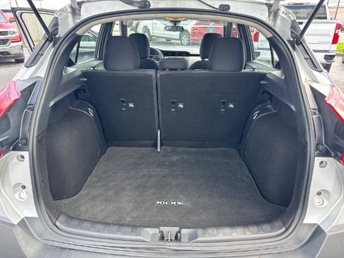 Used 2020 Nissan Kicks SV FWD image 13