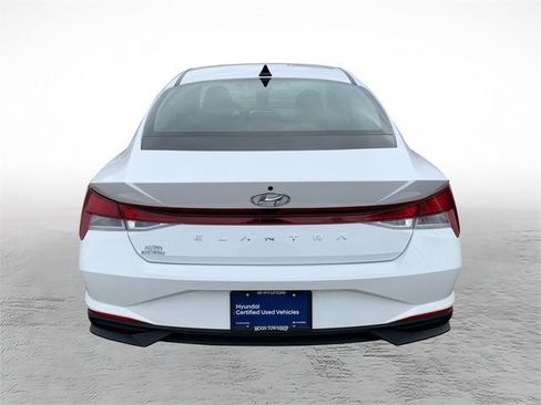 Certified 2023 Hyundai Elantra SEL w/ Convenience Package image 4
