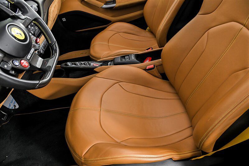 Used 2022 Ferrari F8 Tributo RWD image 21