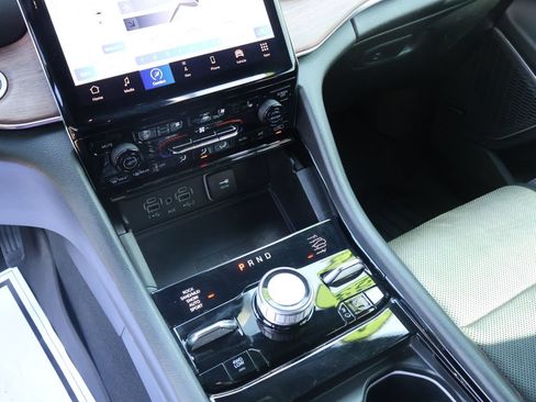 Used 2023 Jeep Grand Cherokee L Summit w/ High Altitude Package AWD/4WD image 33