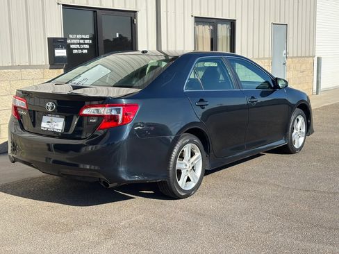 Used 2012 Toyota Camry SE w/ Convenience Pkg FWD image 3
