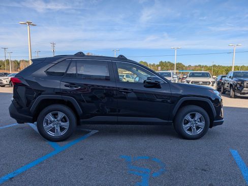 New 2025 Toyota RAV4 XLE image 6