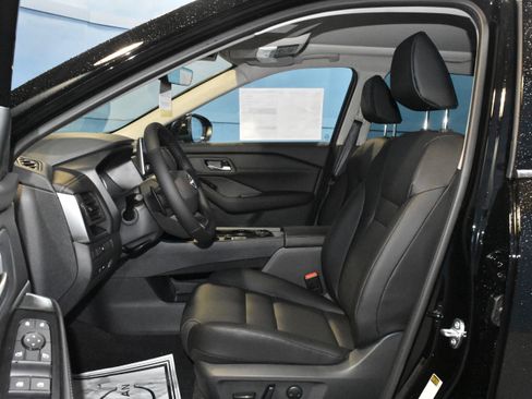 New 2026 Nissan Rogue SV AWD/4WD image 5
