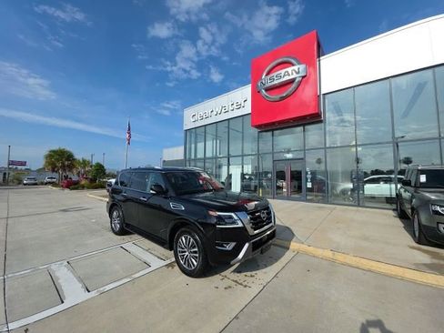 Used 2024 Nissan Armada SL w/ Captain's Chairs Package AWD/4WD image 1
