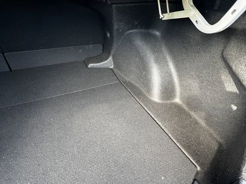 Used 2020 Toyota Corolla L image 48