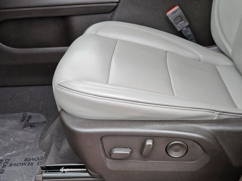 Certified 2021 GMC Yukon SLT w/ SLT Luxury Package image 30