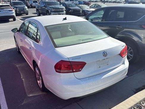 Used 2012 Volkswagen Passat TDI SE image 5