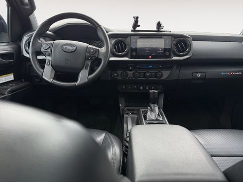 Used 2019 Toyota Tacoma TRD Off-Road w/ TRD Premium Off Road Package image 10