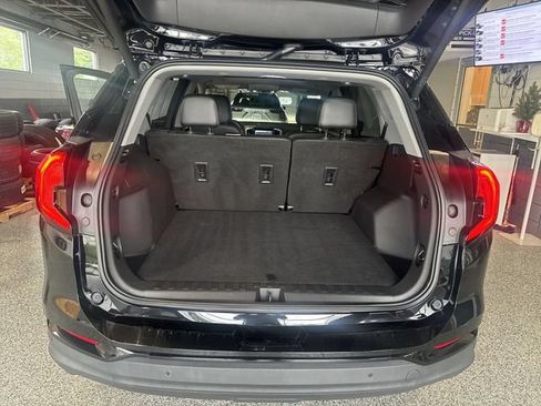 Certified 2021 GMC Terrain SLT w/ LPO, Dark Accent Package AWD/4WD image 27