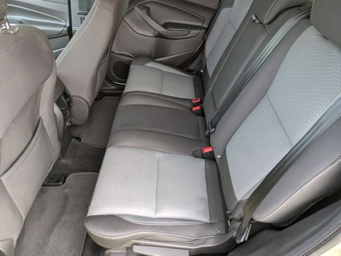 Used 2018 Ford Escape SE image 17