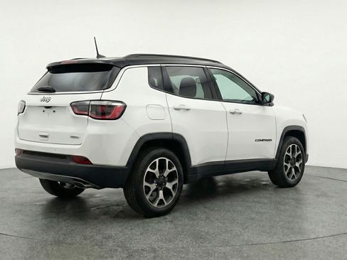 Used 2025 Jeep Compass Limited AWD/4WD image 9