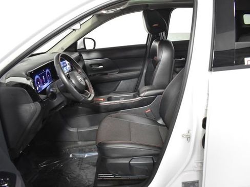 Certified 2025 Nissan Kicks SR w/ SR Premium Package image 12