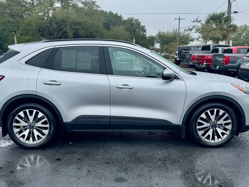 Certified 2020 Ford Escape Titanium w/ Titanium Premium Package 2.0 image 2