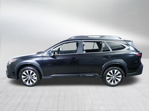 Used 2025 Subaru Outback Limited AWD/4WD image 4
