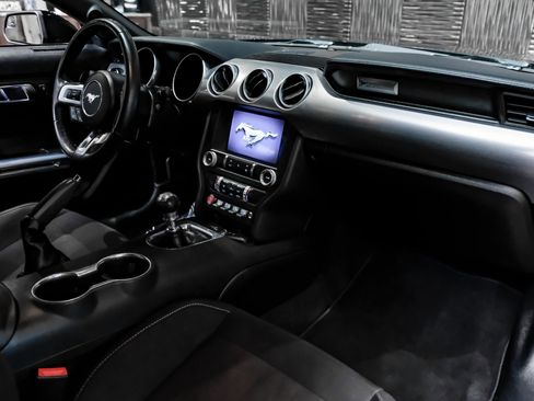 Used 2019 Ford Mustang GT w/ Equipment Group 301A image 18