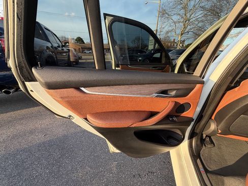 Used 2014 BMW X5 xDrive35i image 3