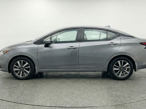 Used 2025 Nissan Versa SV image 4