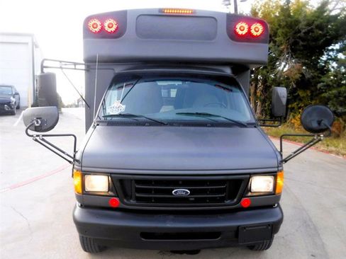 Used 2003 Ford E-450 and Econoline 450 Super Duty image 19