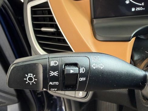 Used 2024 Kia Seltos EX FWD image 19