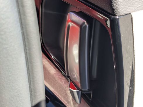 Used 2023 Kia Carnival SX image 30