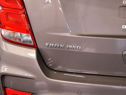 Used 2021 Chevrolet Trax LT w/ Driver Confidence Package image 10