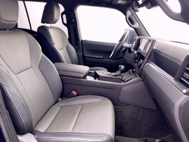 Used 2025 Lexus GX 550 w/ Accessory Package (2T) AWD/4WD image 30