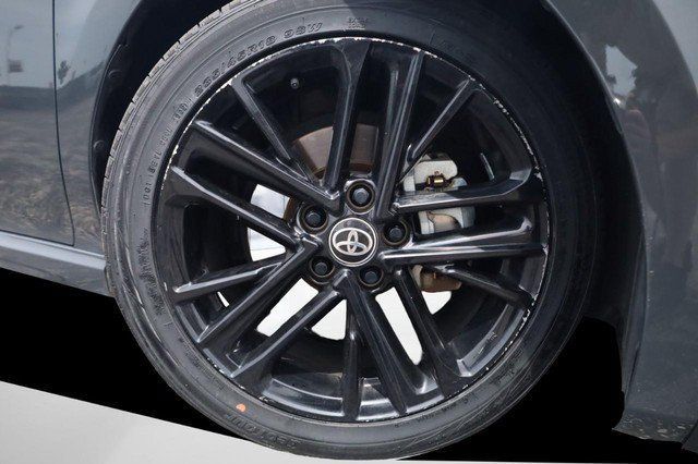 Used 2025 Toyota Camry SE FWD image 3