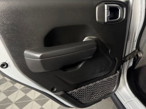 Used 2023 Jeep Wrangler Unlimited AWD/4WD image 26
