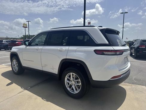 New 2026 Jeep Grand Cherokee Laredo X RWD image 5