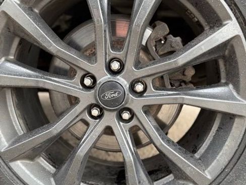 Used 2018 Ford Explorer XLT w/ Equipment Group 202A AWD/4WD image 8