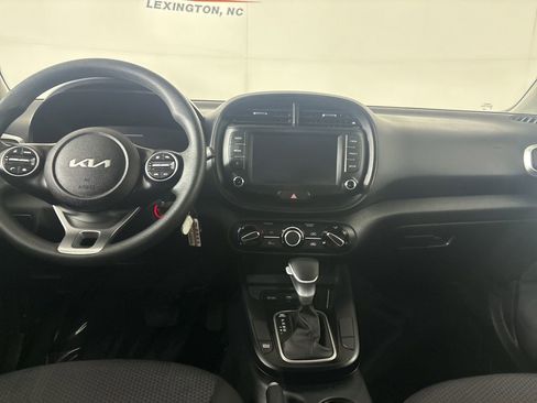 Used 2025 Kia Soul LX image 21